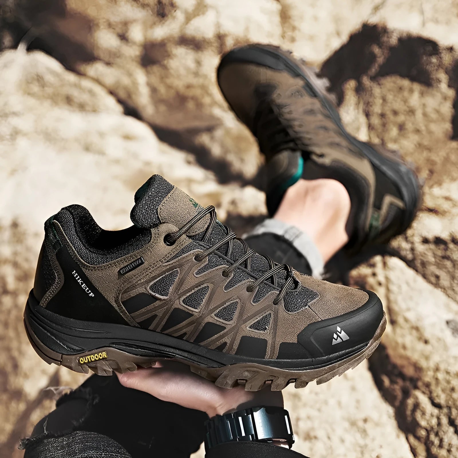 Men's casual climbing shoes with round toe and synthetic leather upper for autumn winter outdoor sport