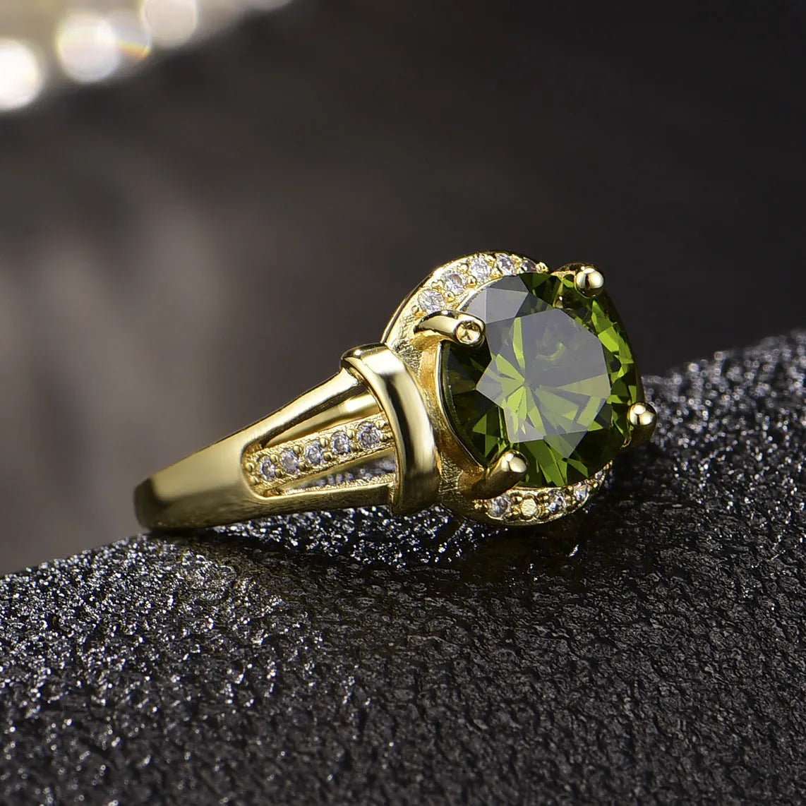 Olive green 18K gold-plated open ring with sparkling artificial gemstone, adjustable size, overlapping edges