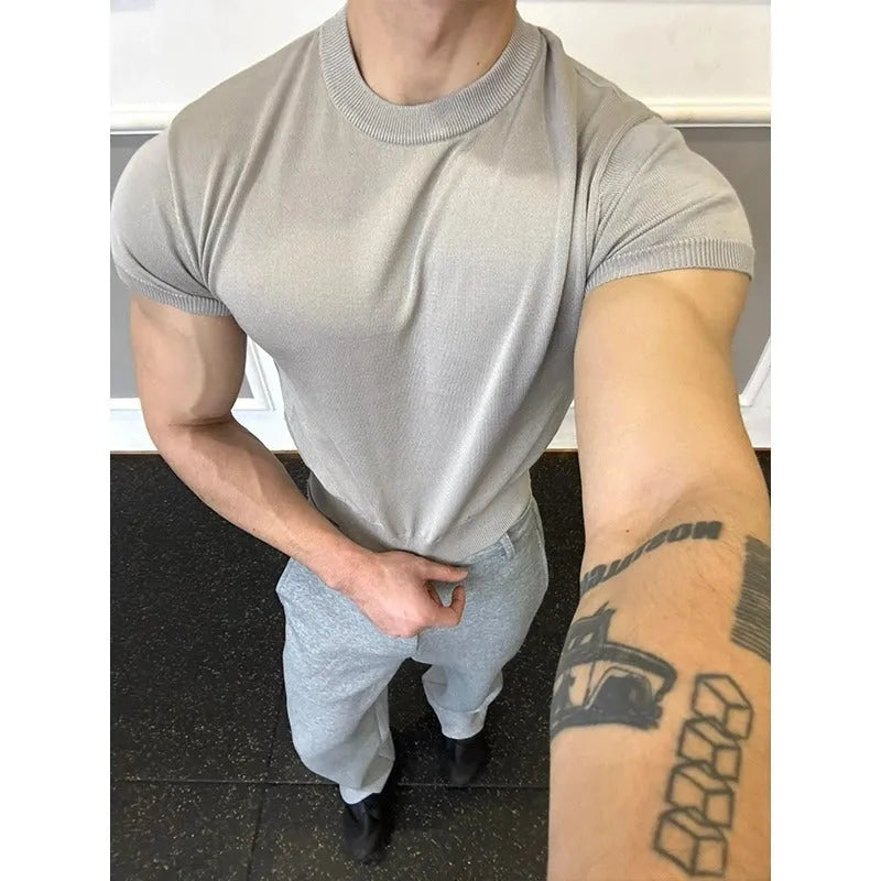 Men's knitted slim fit T-shirt with muscle-showing thread design and cuff-closing short sleeves