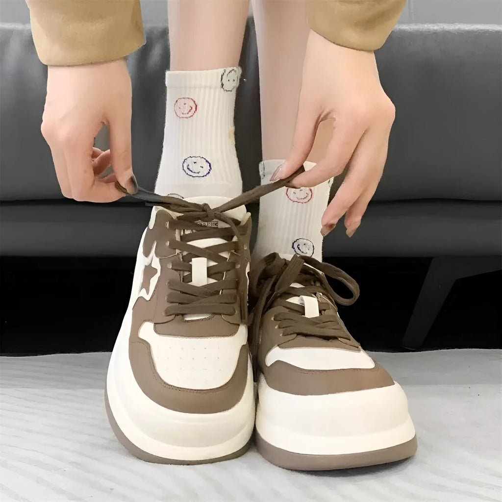Women's lace-up casual sneakers with star round toe design and heightening platform sole in black