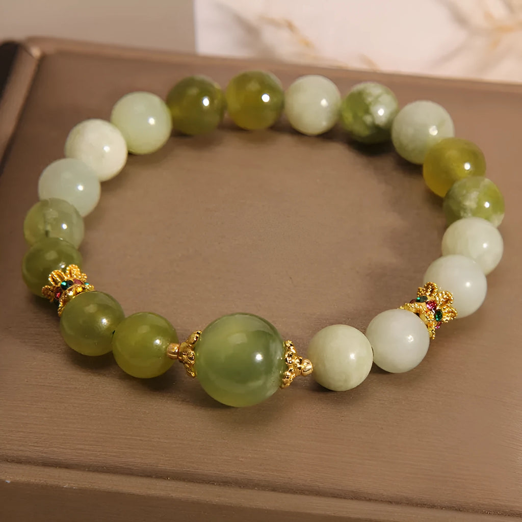 Women's bracelet in Xiuyan jade green with sweet Mori style original design