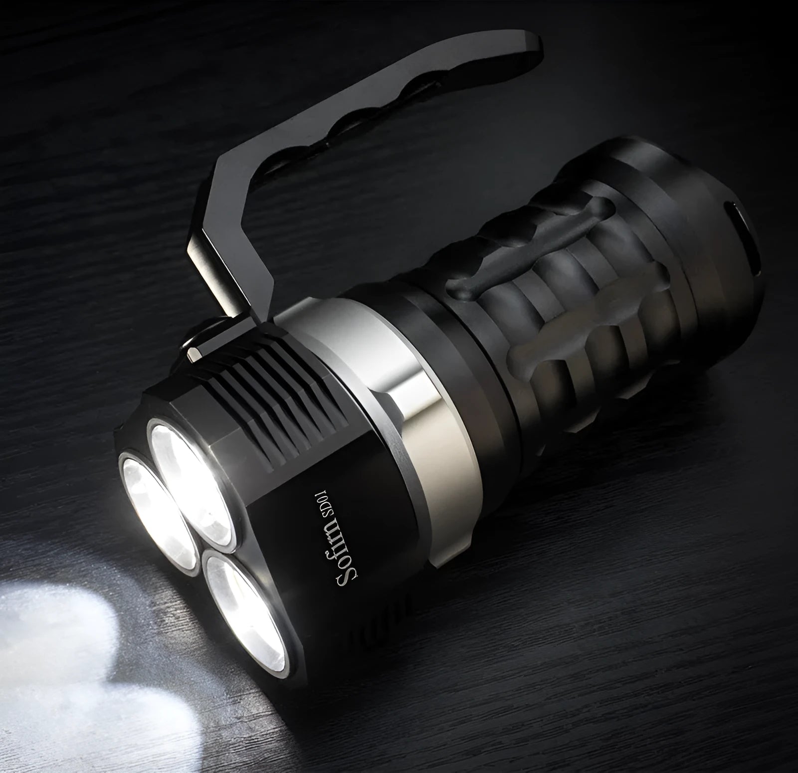 Aluminium diving tube flashlight with 350+ lumen brightness for outdoor activities