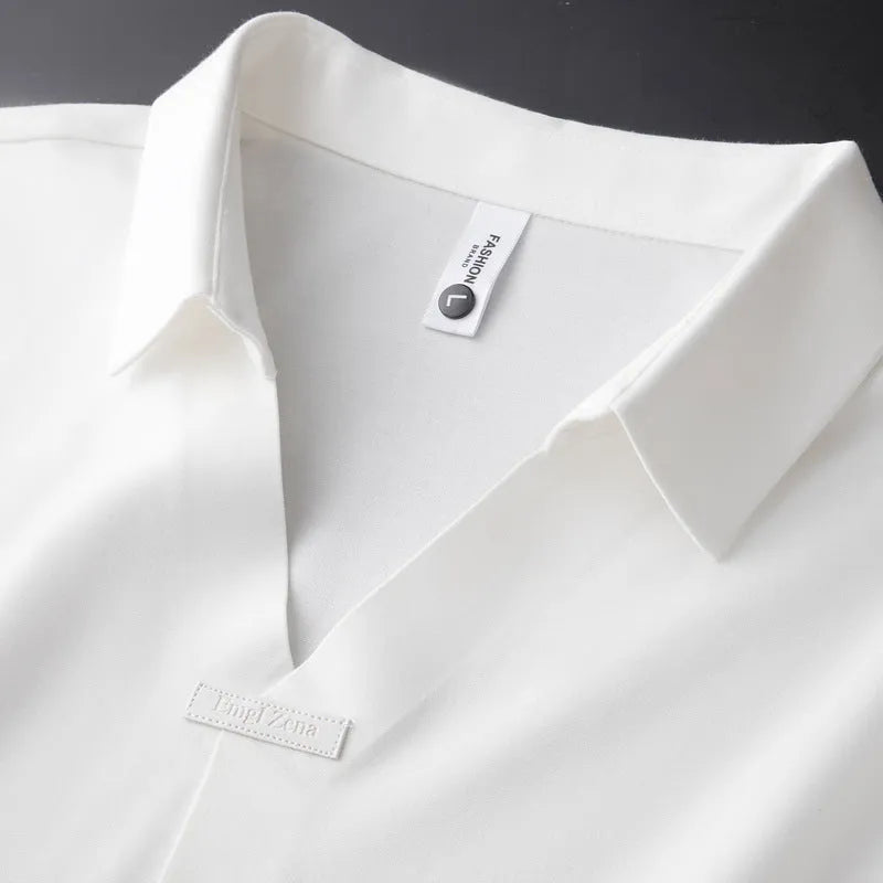 Men's lapel polo short-sleeved t-shirt in cotton blend fabric showing slim fit design