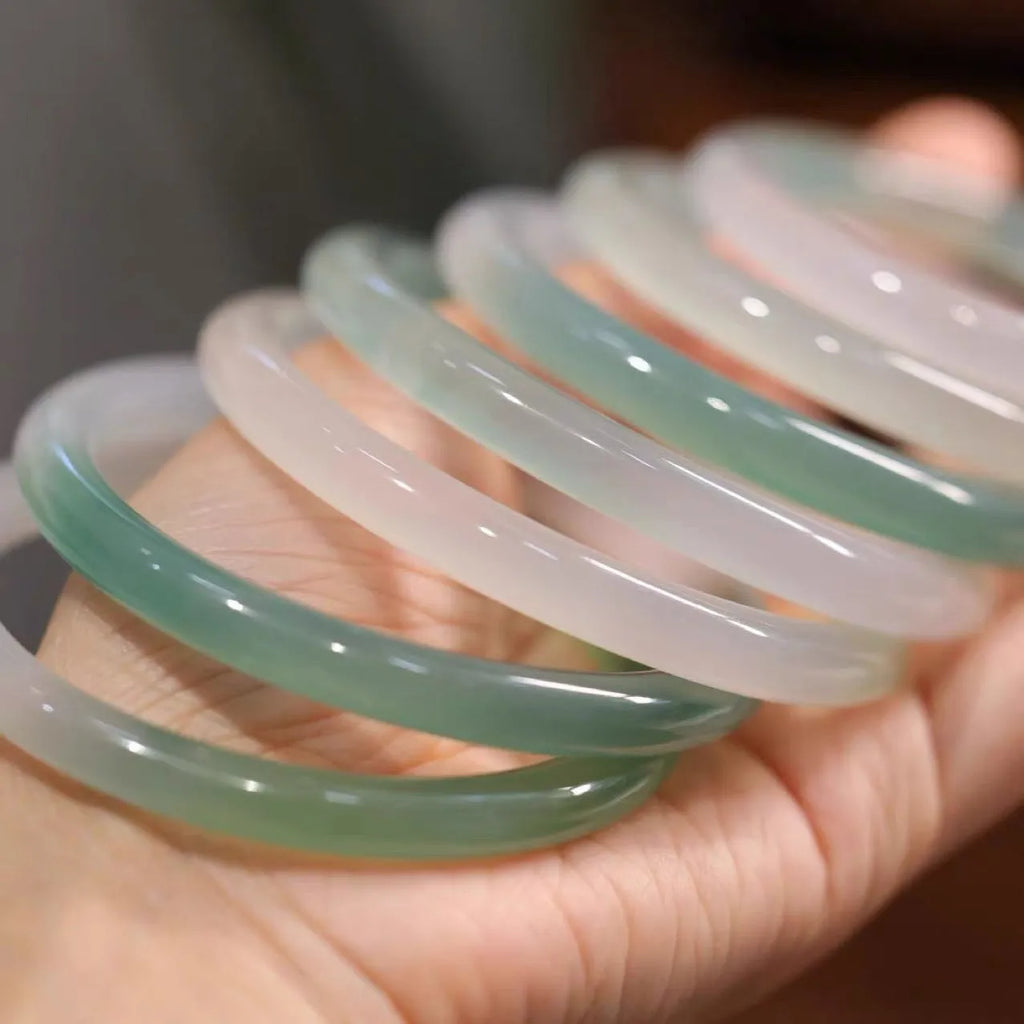 Chalcedony jade bracelet with natural semi-mountain semi-water Misty Rain pattern