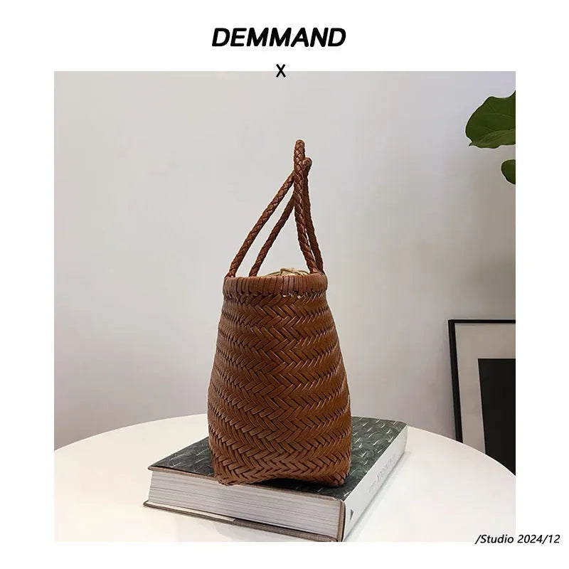 Niche leather seaside vacation handbag in genuine leather bucket shape, large size 40x22x15cm, coffee colour