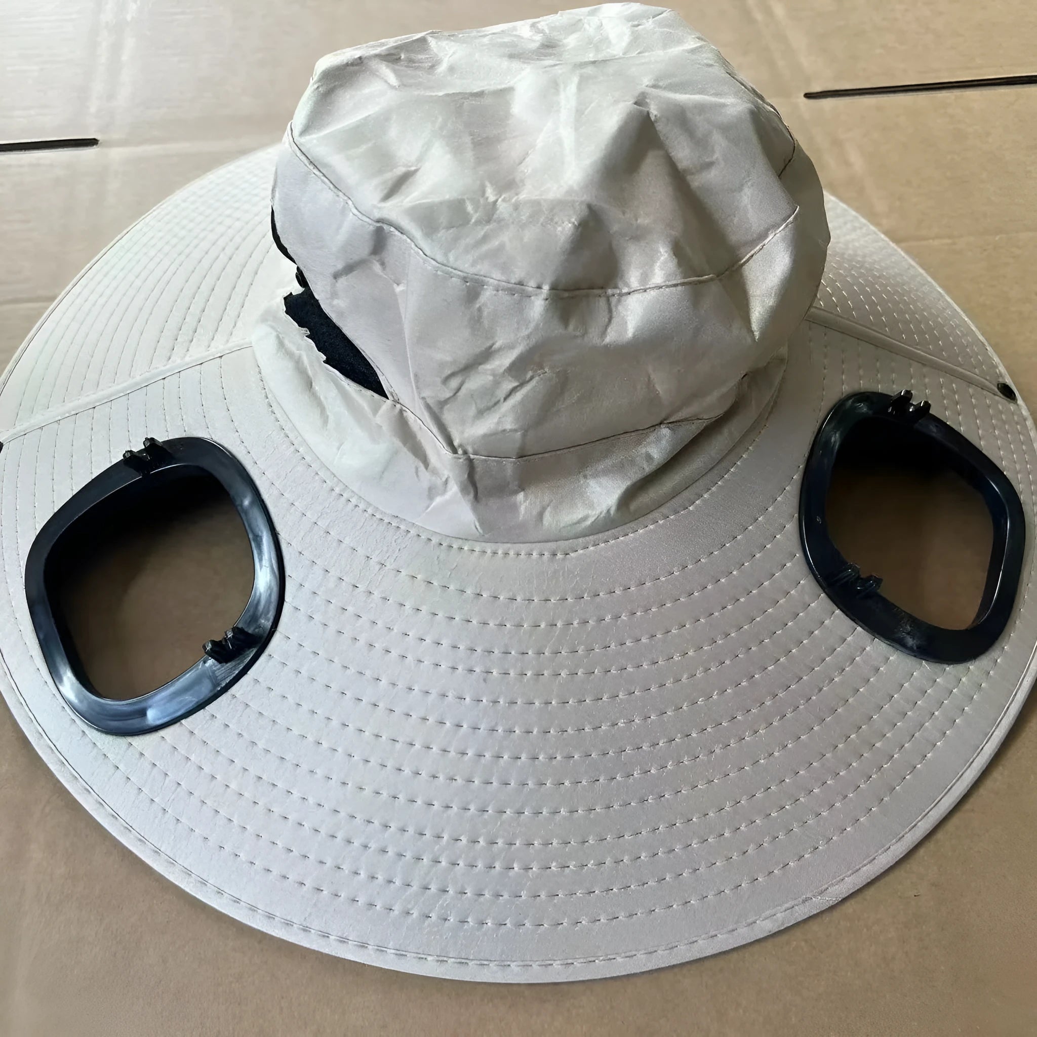 Men's grey solar fan cap with wide sun shading brim and integrated cooling fan