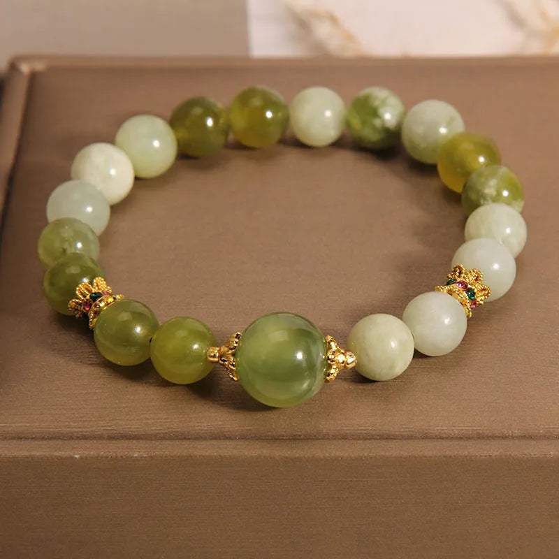 Women's bracelet in Xiuyan jade green with sweet Mori style original design