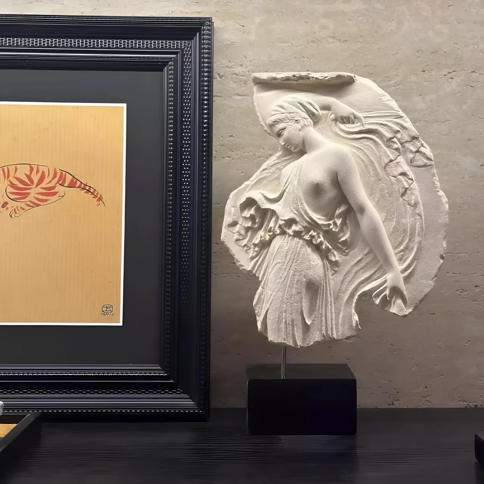 Modern minimalist wine goddess resin sculpture ornament with dimensions 21×7×35cm