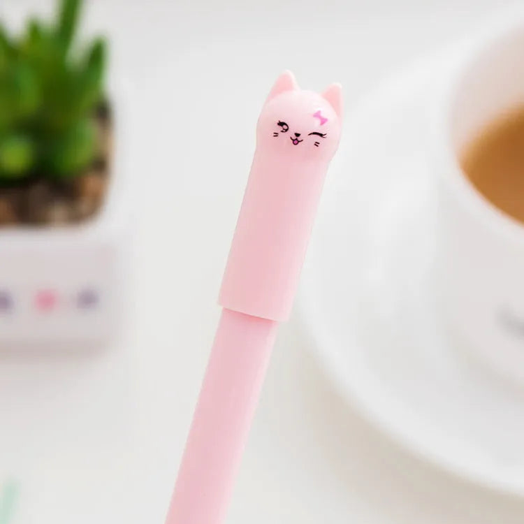Gel pen with pendulum cat decoration showing 0.5mm tip and plastic body