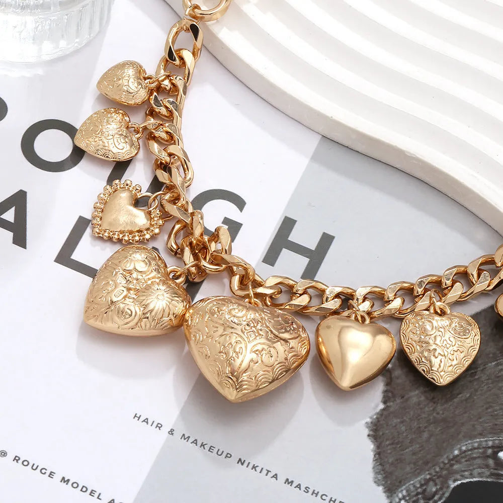 Carved heart pendant necklace with exaggerated style and adjustable chain