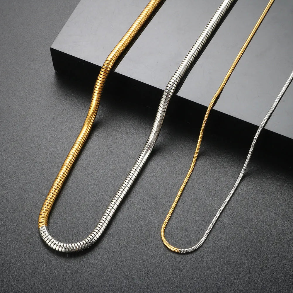 Golden snake bones chain necklace with 3mm thickness and geometric design for hip-hop fashion