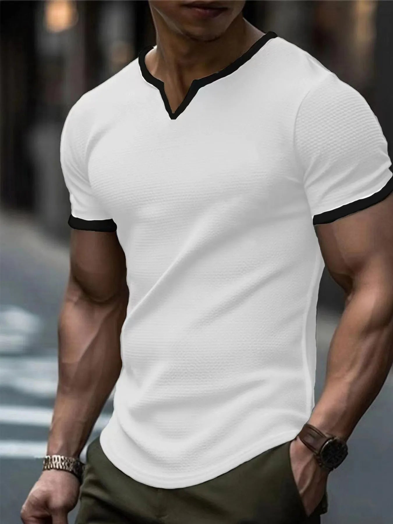 Men's colour-block V-neck short sleeve sports T-shirt in waffle knit polyester fabric.