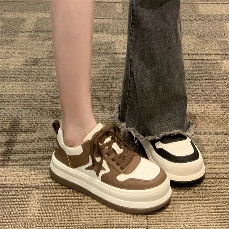 Women's lace-up casual sneakers with star round toe design and heightening platform sole in black