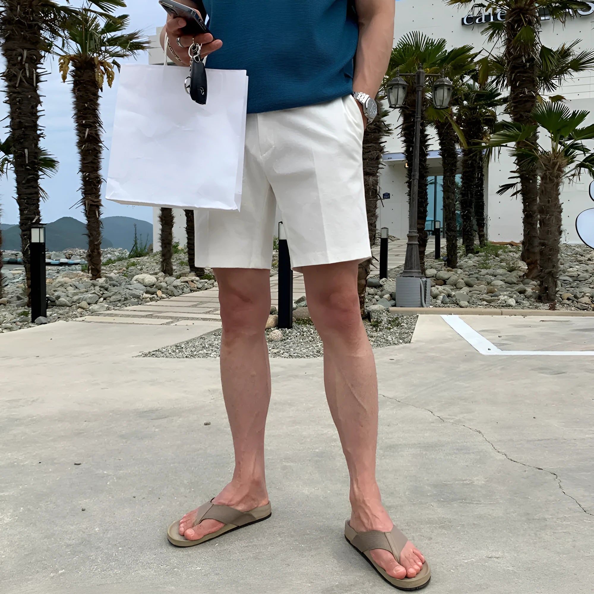 Men's loose straight casual shorts in solid colours with polyester construction