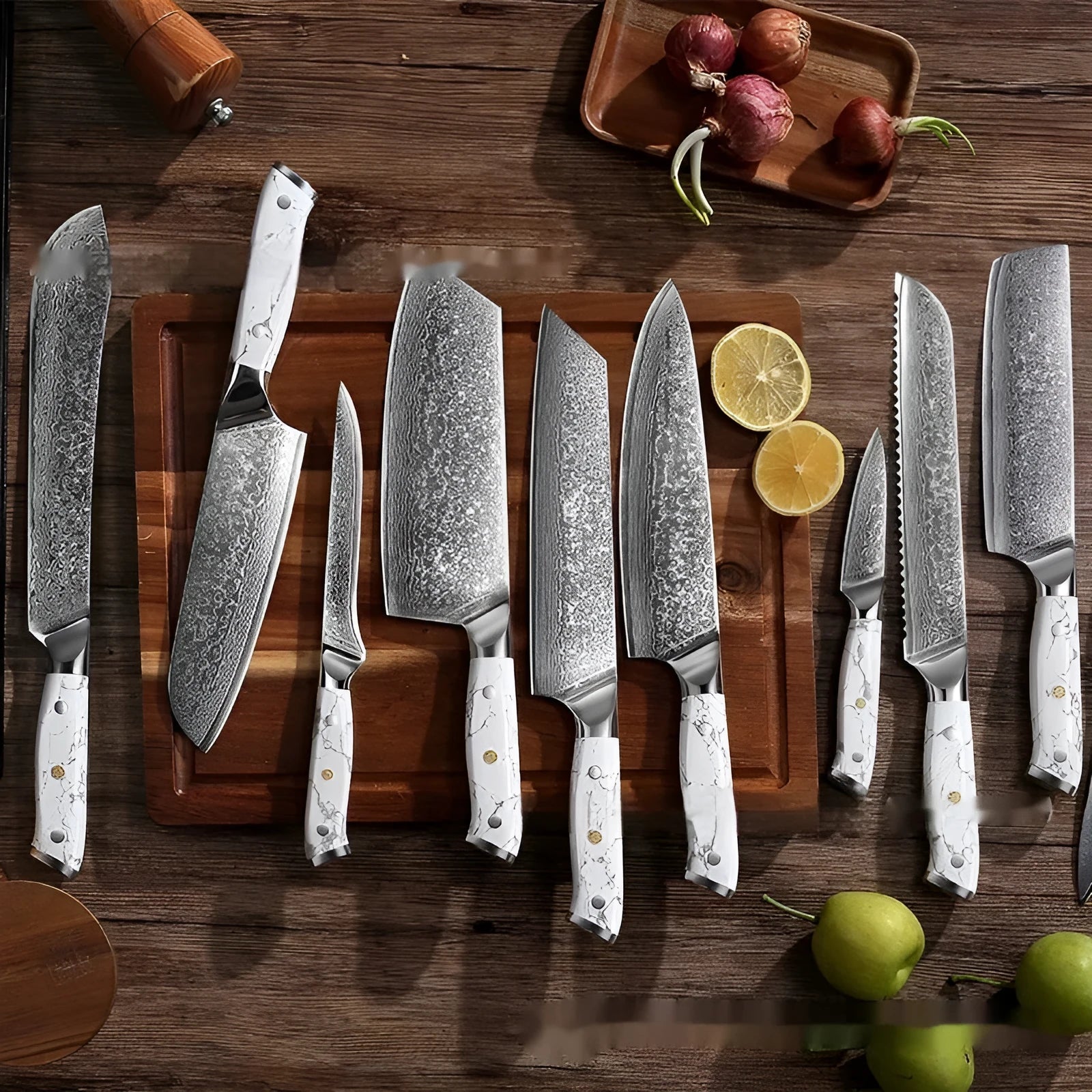 Damascus steel kitchen knife with 21cm VG10 blade and modern simple design