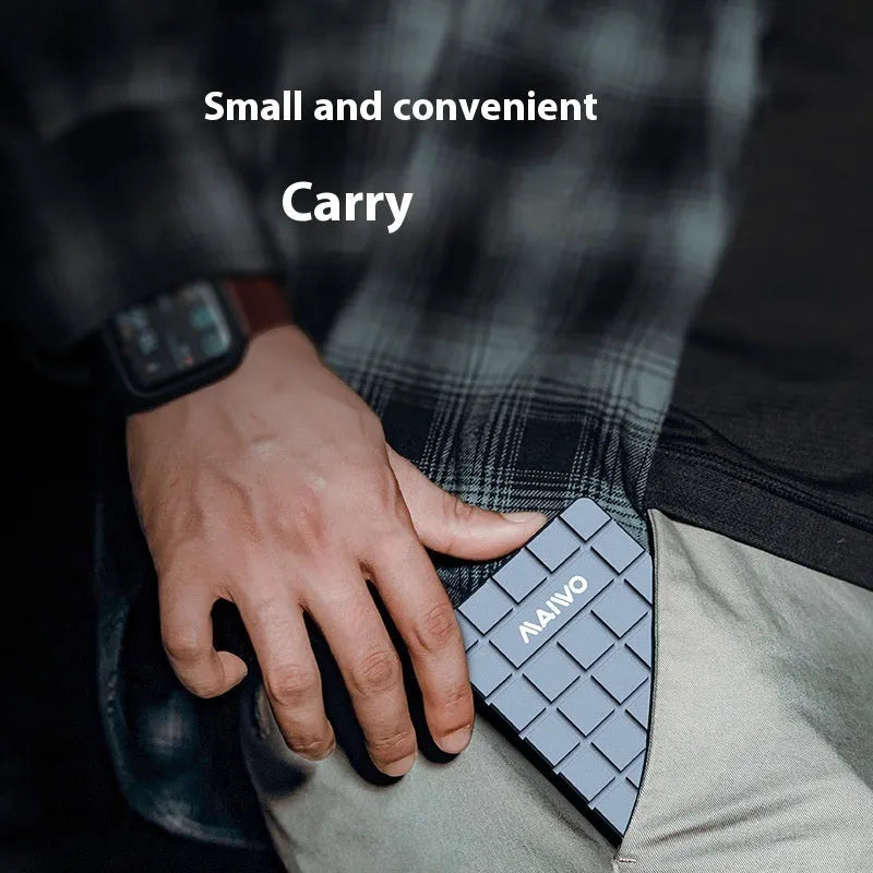 USB4 hard disk enclosure for M.2 solid-state drives with aluminium construction and 40Gbps speed
