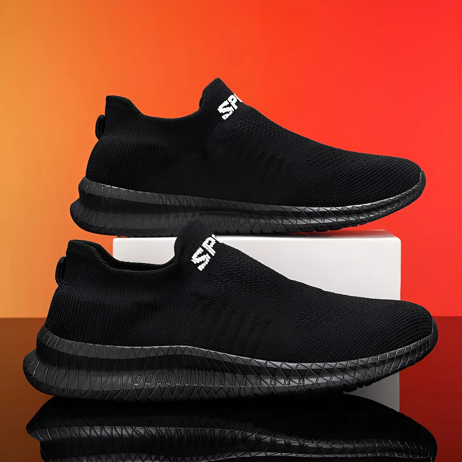 Men's Flyknit casual running shoes in black, blue, grey, or yellow for hiking and leisure.