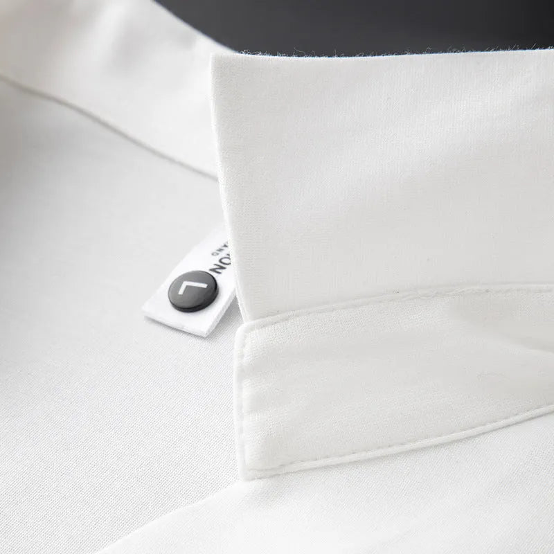 Men's lapel polo short-sleeved t-shirt in cotton blend fabric showing slim fit design
