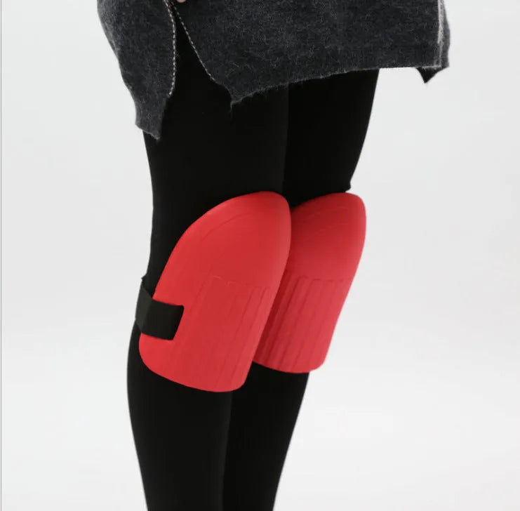 A pair of solid EVA foam knee pads in army green colour for garden use.