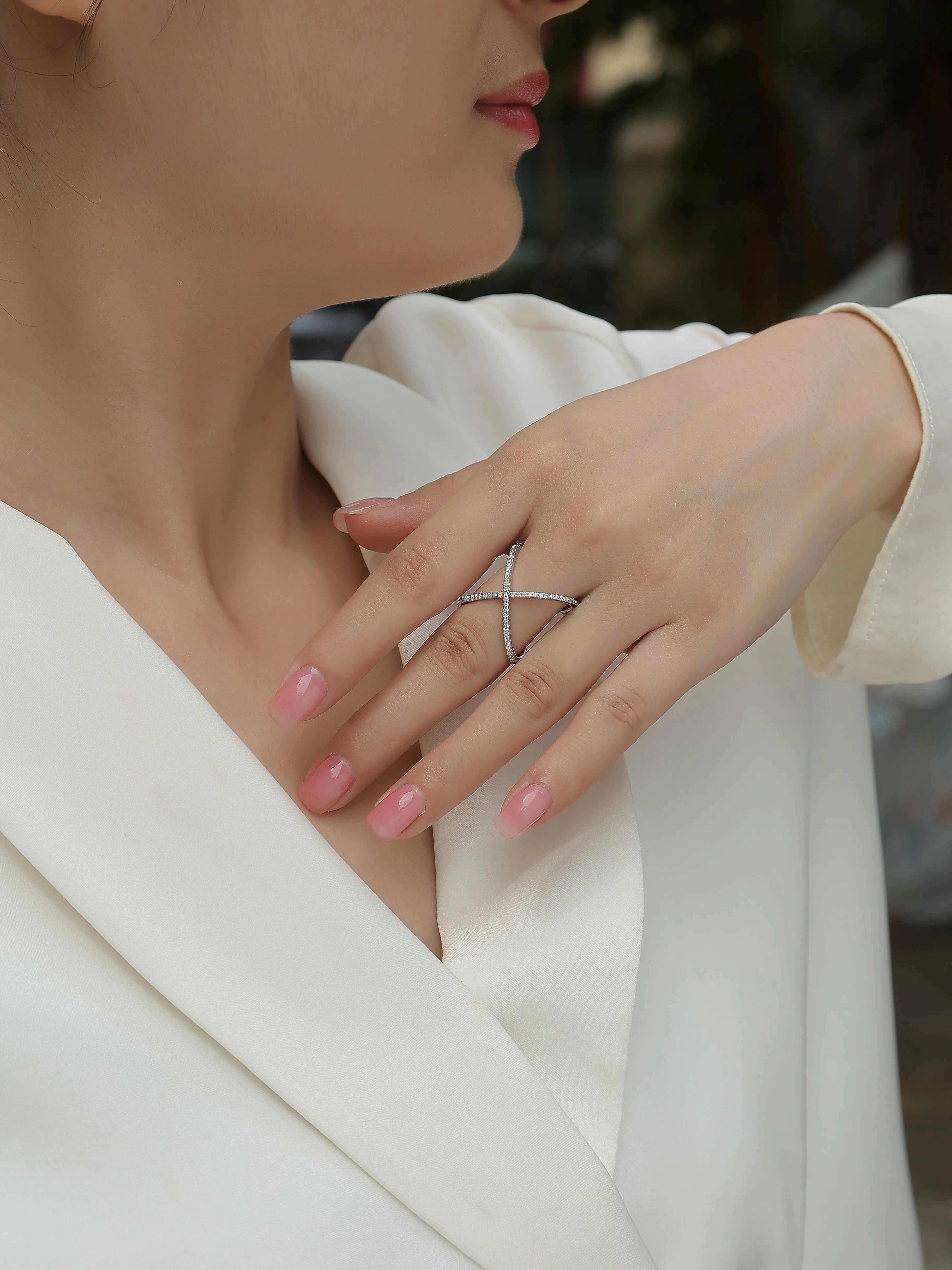 X-shaped heart moissanite wedding ring set in S925 silver with platinum plating gold colour