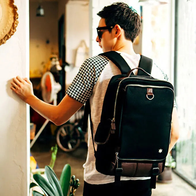 Korean-style men's Oxford cloth backpack in army green colour showing 30x16x46cm dimensions