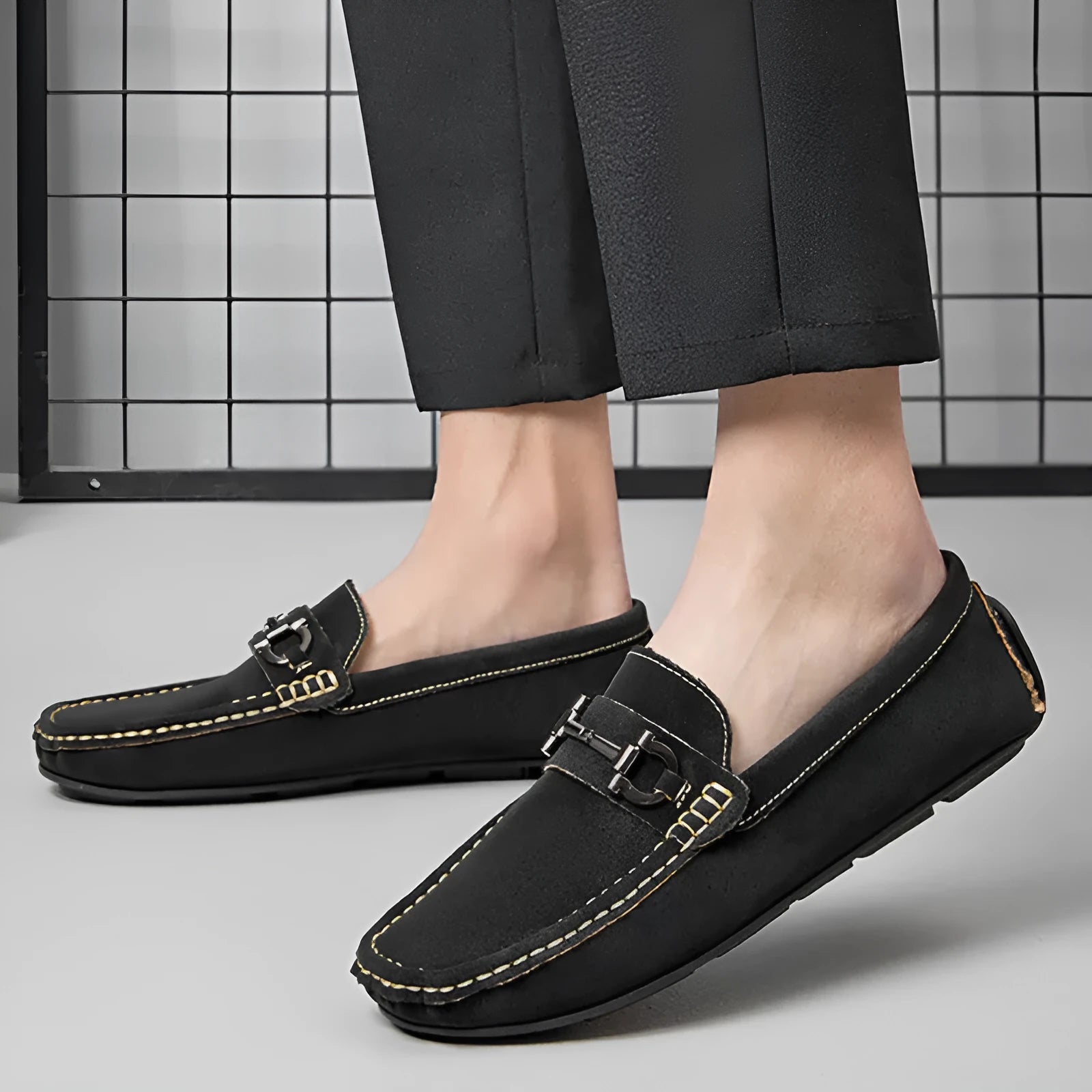 Men's round-toe casual shoes in cowhide leather on a rubber sole, shown in beige colour.