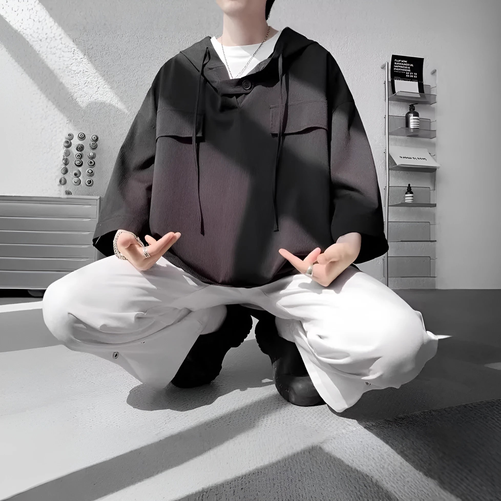 Men's hooded short sleeve t-shirt in loose fit solid colour for summer casual wear