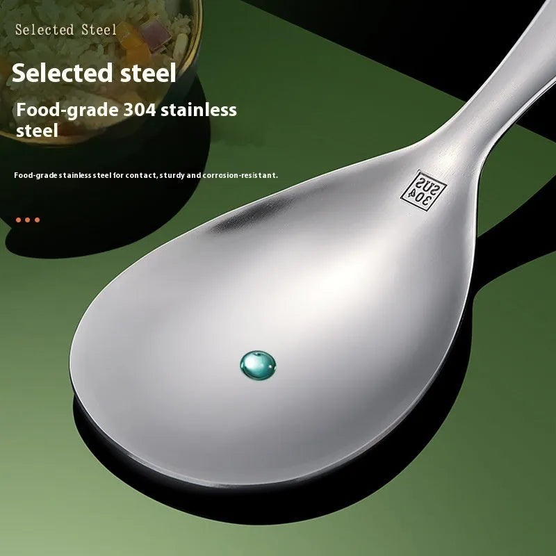 A simple solid-colour 304 stainless steel meal spoon for adult dining.