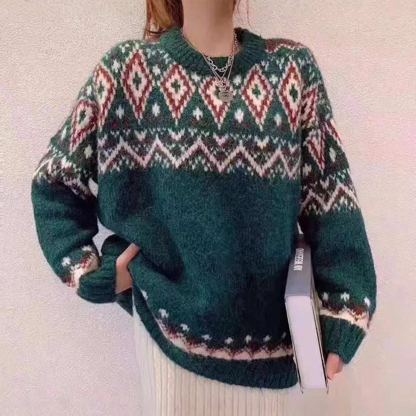 Retro striped loose pullover knitted top in red and white colours.