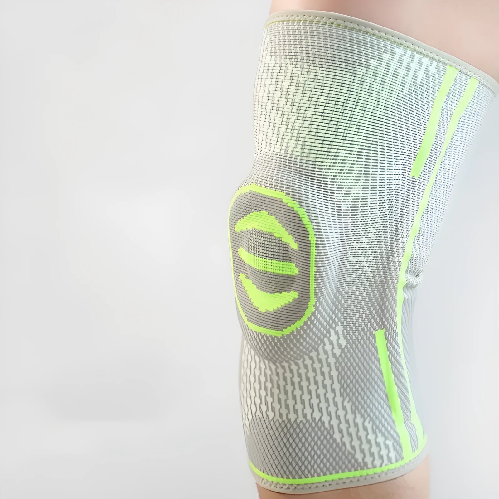 Cotton mountaineering knee pads in green, blue or yellow colours with M, L, XL sizing options