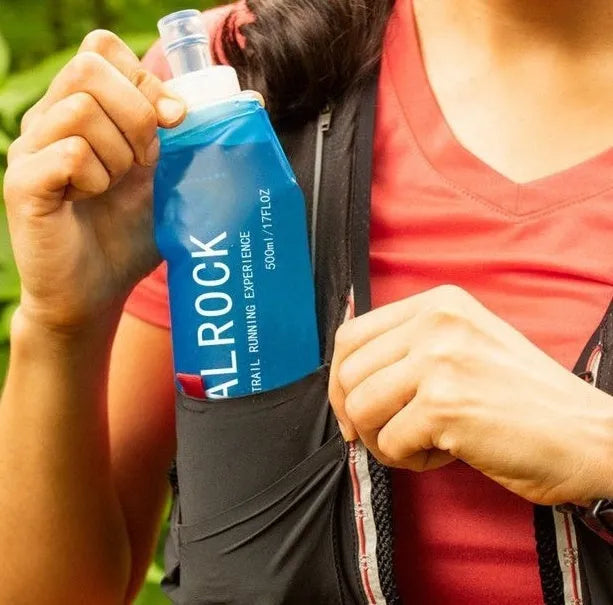 Portable drinking straw with suction tube for outdoor mountain climbing and biking activities