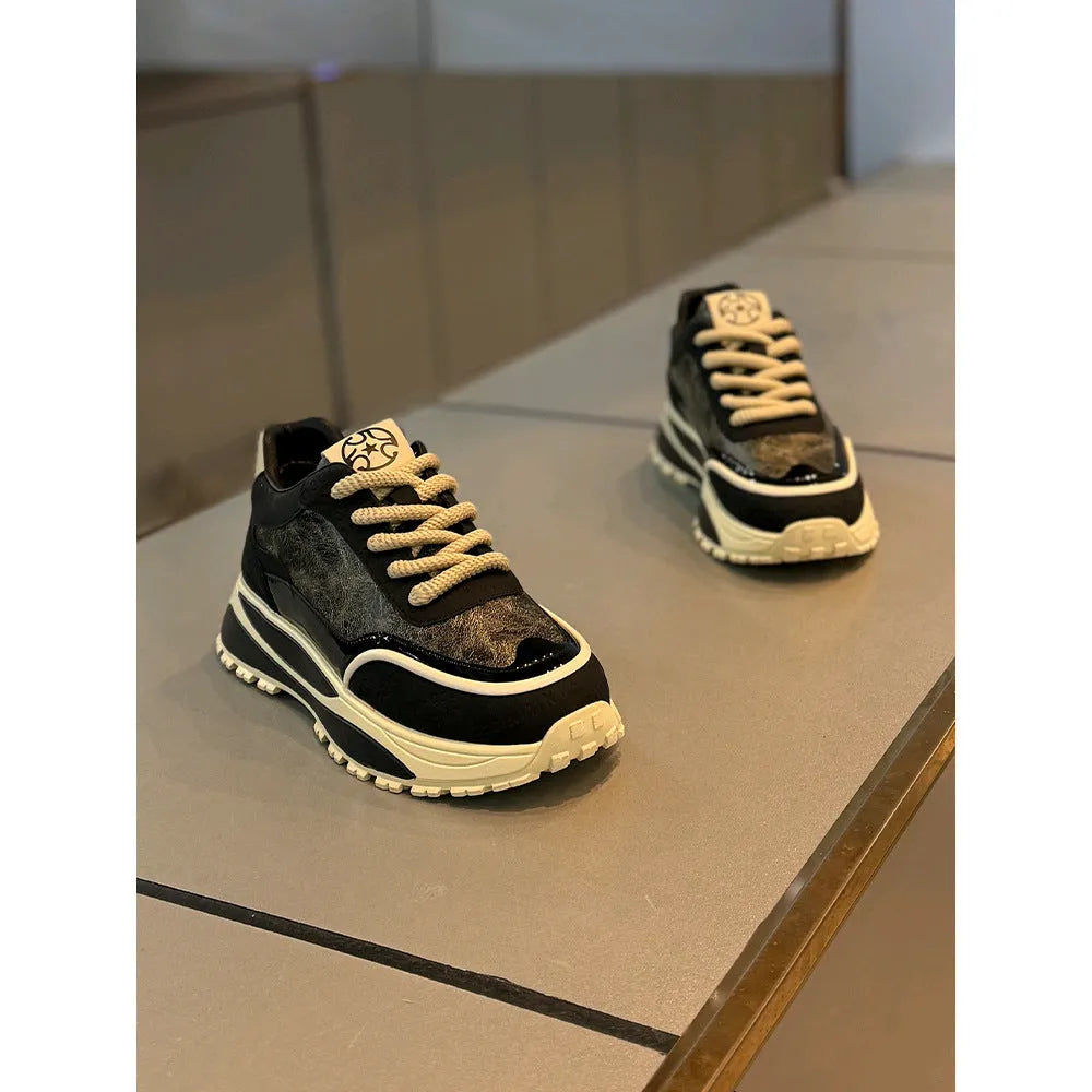 Men's thick sole retro dad shoes in synthetic leather with lace-up front and mid heel