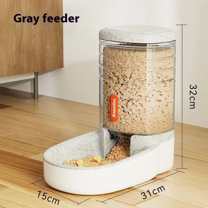 Automatic pet drinker or feeder with 3.8 litre capacity in choice of four colours