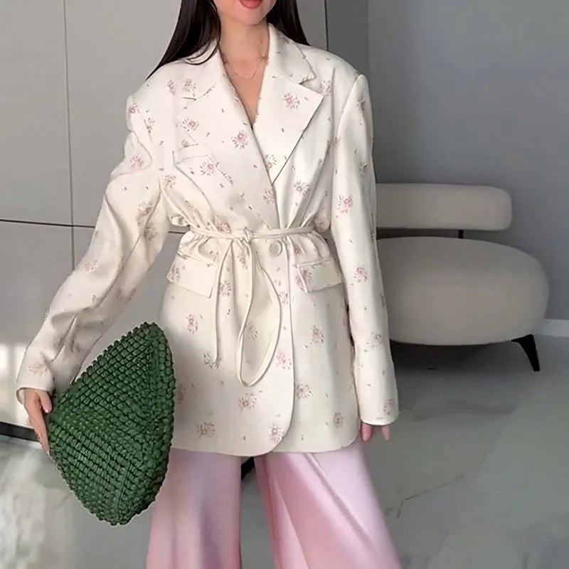 Lace-up waist-tight suit jacket in polyester fabric with regular long sleeves