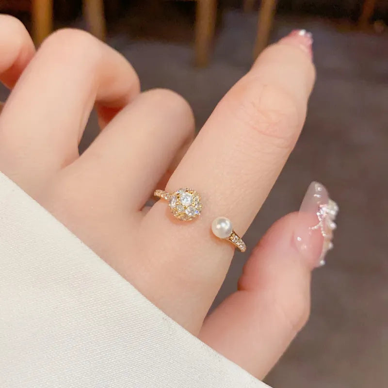 Open-end women's ring with round zircon stones and real gold plating in gold and silver colour options