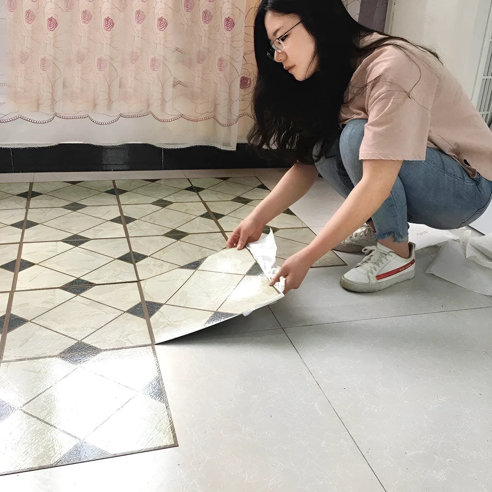 Self-adhesive PVC thickening vinyl floor tile with wear-resistant waterproof surface in square pattern