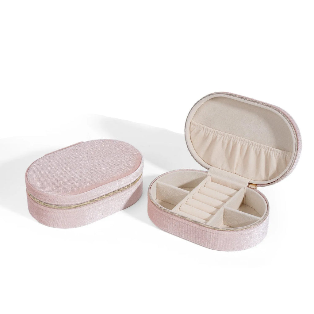 Oval velvet jewelry storage box in 15x10x5cm size with flannel lining interior