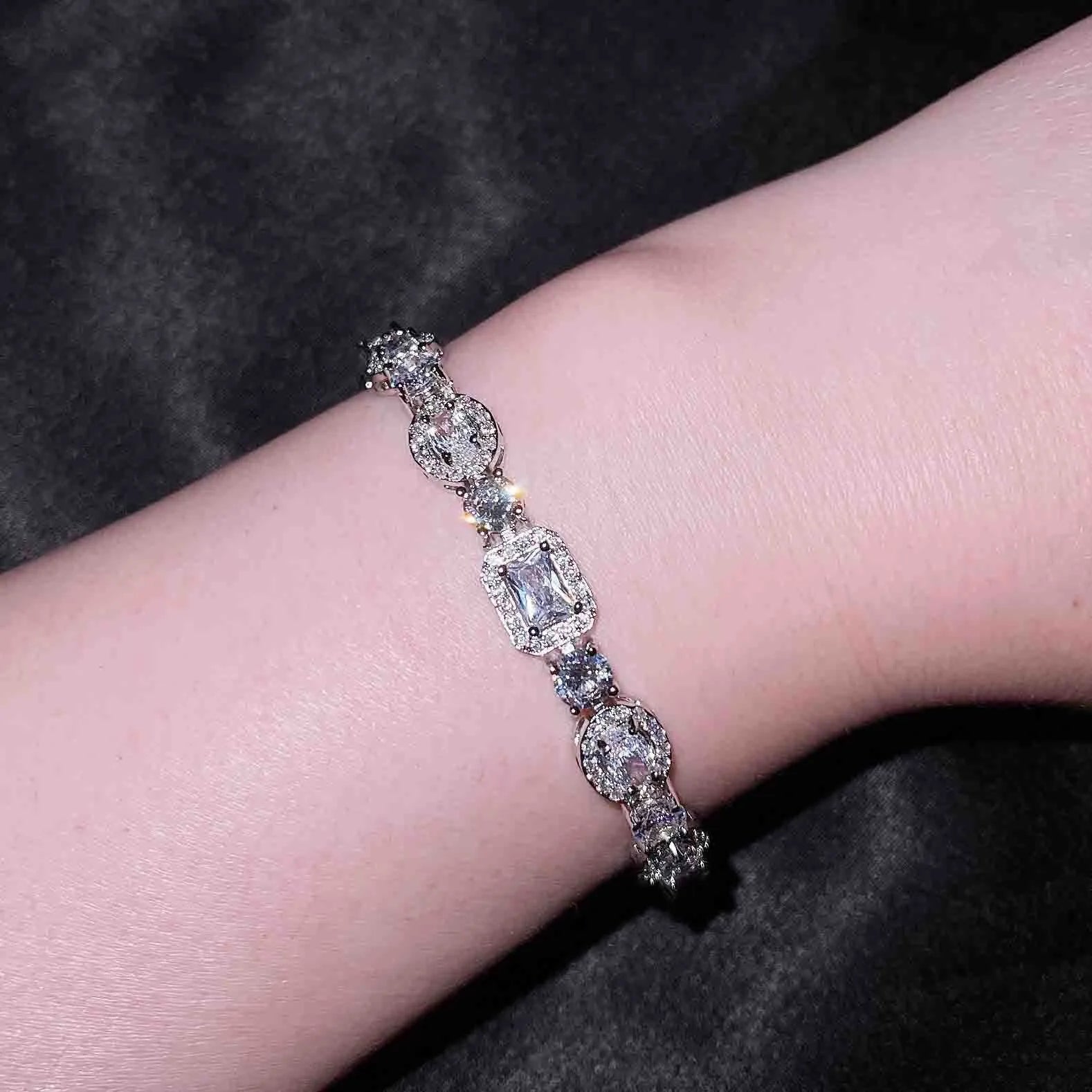 Women's silver-plated diamond bracelet with inlaid zircon, geometric shape, copper white gold plated, Type A 16+3cm