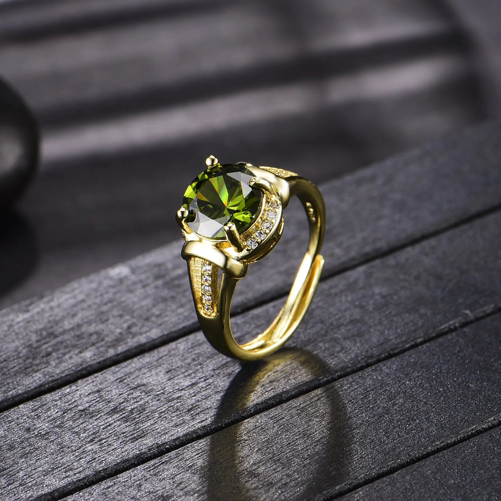 Olive green 18K gold-plated open ring with sparkling artificial gemstone, adjustable size, overlapping edges