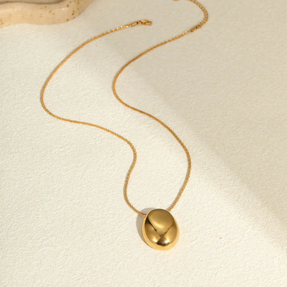 Gold-plated geometric pendant necklace with stainless steel chain 41-50cm length