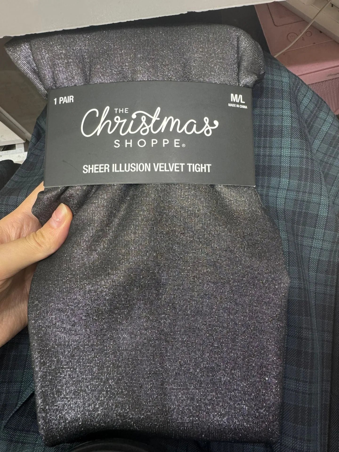 Anti-snagging keep warm leggings in black felt and silver silk styles with wool lining.