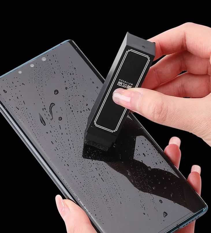Black case containing 40 disposable screen cleaner wipes for mobile phones and tablets