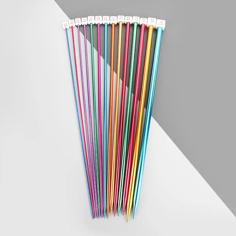 Extended length aluminium crochet hooks with rubberised caps in 13 sizes from 2.0mm to 10.0mm