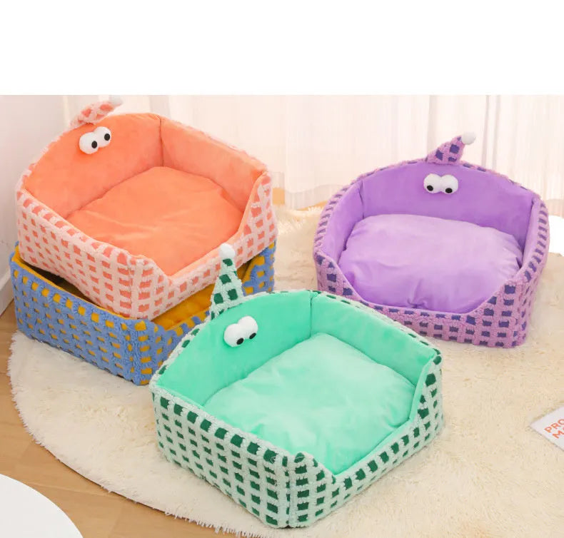 Green triangular hat-shaped sponge pet bed for cats, shown disassembled for washing.