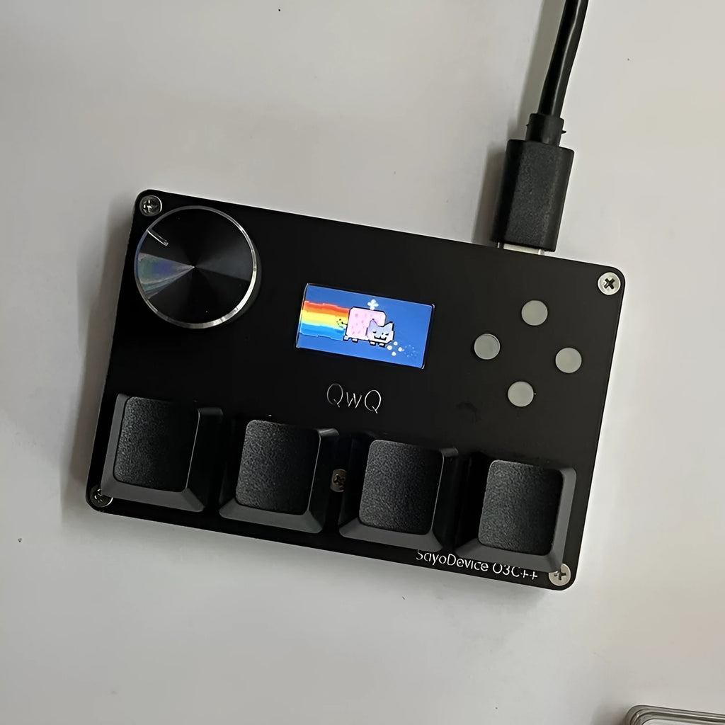 Customisable magnetic axis numeric game keyboard with RGB lighting, programmable knob, and colour screen