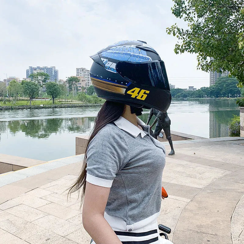 Dragon design ABS motorcycle helmet for men and women in multiple sizes