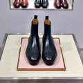 Business casual high-top leather shoes in cowhide with leather soles, black and black-orange colour options.