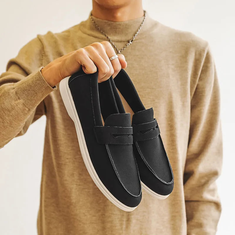 Men's suede casual shoes with low heel and vulcanised rubber soles in solid colour options