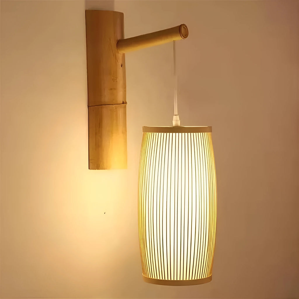 Natural bamboo plait decorative lamp with a height of 35cm and diameter of 15cm.