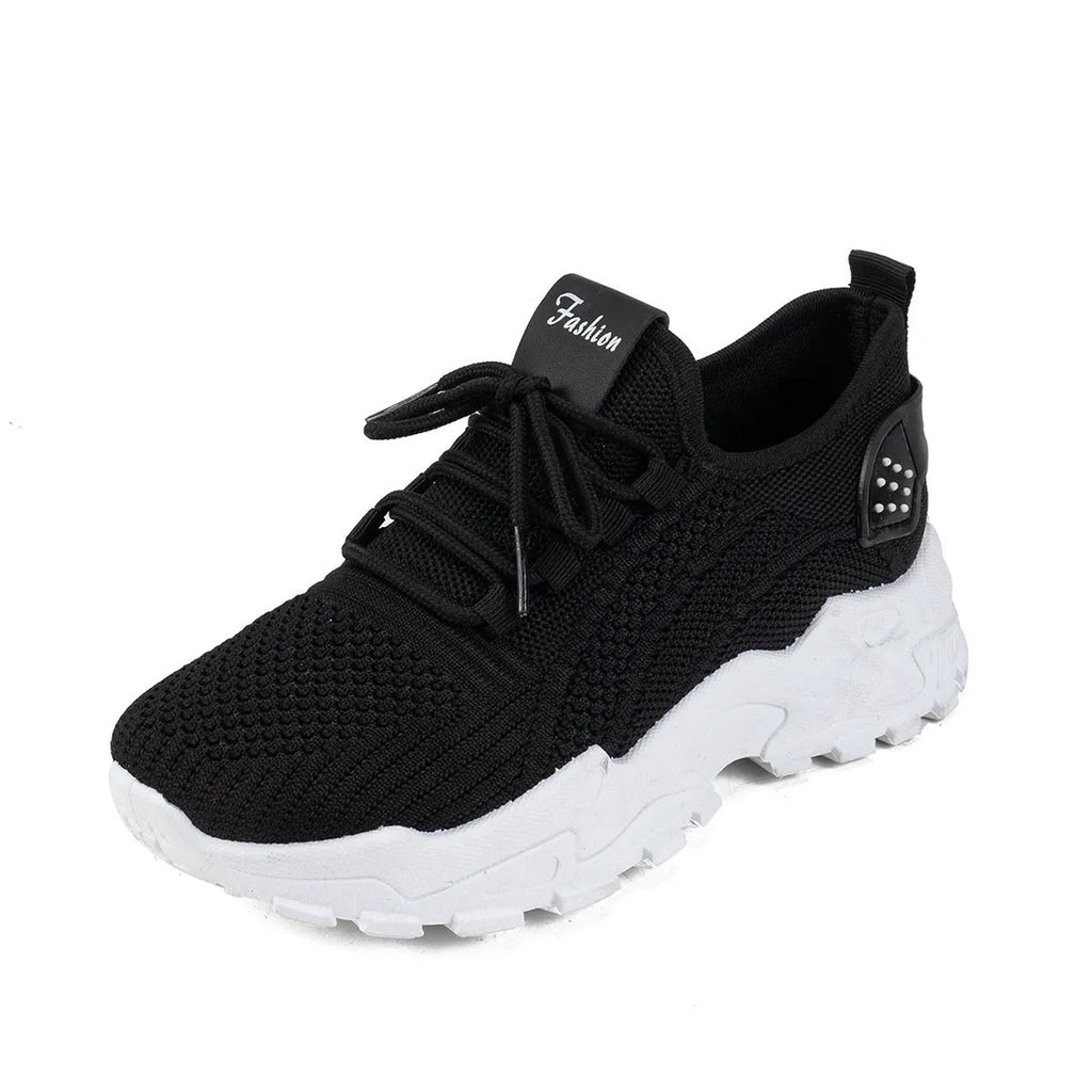Women's Flyknit mesh casual sports shoes in a flat heel style with a lace-up front.